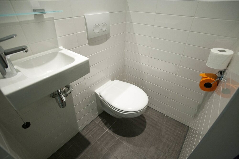 Фото EasyHotel Rotterdam City Centre