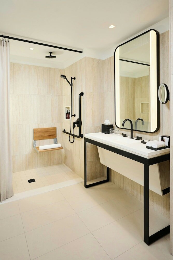 Фото The Pearle Hotel & SPA Autograph Collection