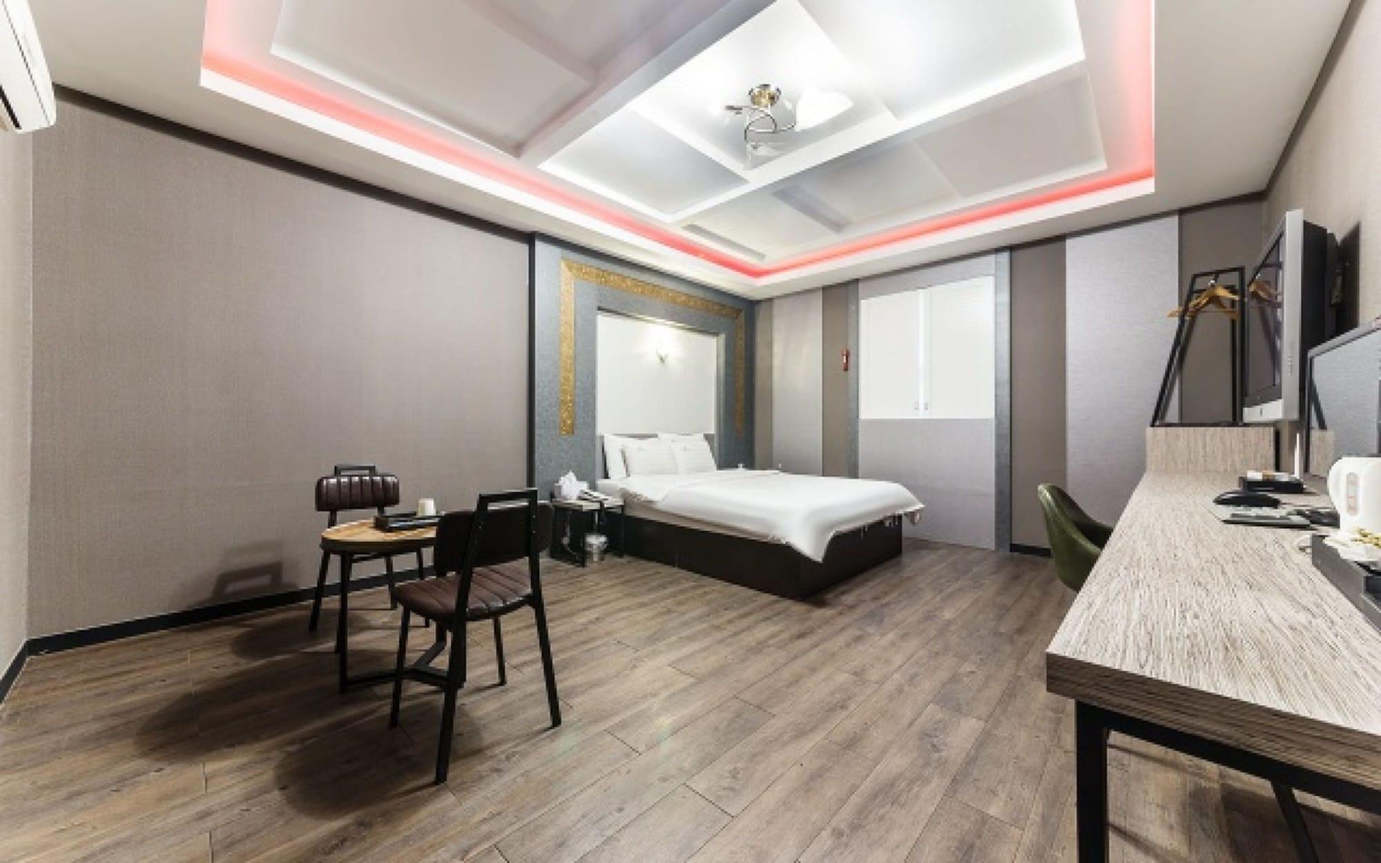 Фото Hotel No. 1