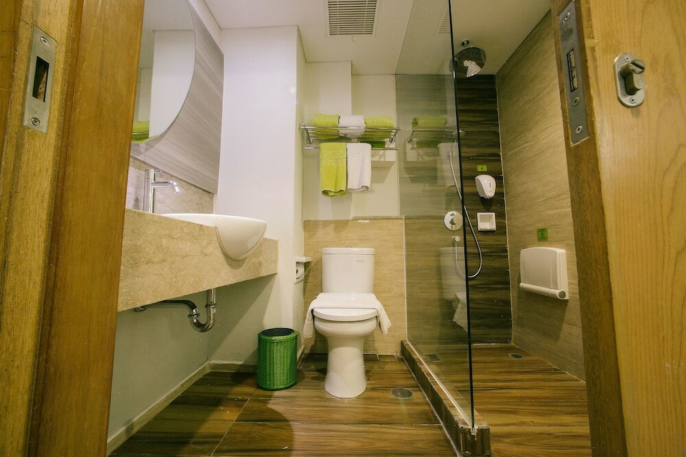 Фото MaxOneHotels at Dharmahusada - Surabaya