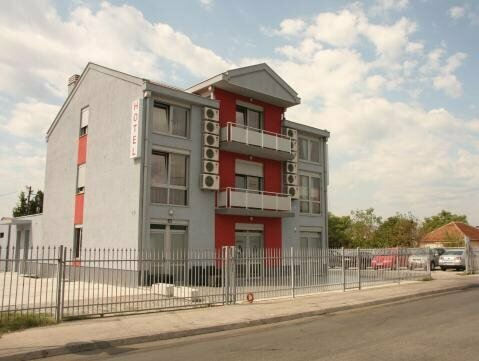 Гостиница Garni hotel Piramida в Подгорице