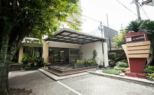 Гостиница Urbanview Hotel de Kopen Malang by RedDoorz в Провинции Восточная Ява
