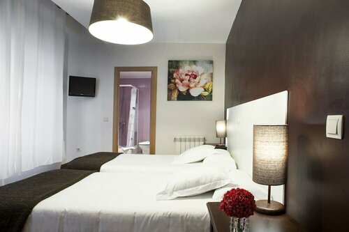 Thc Gran VIA Hostel
