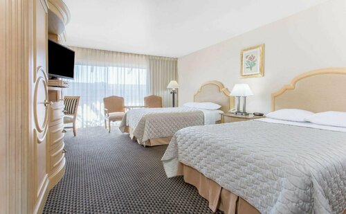 Гостиница Days Inn by Wyndham Modesto в Модесто