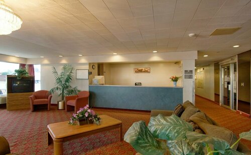 Гостиница Travelodge by Wyndham Cleveland Airport в Кливленде