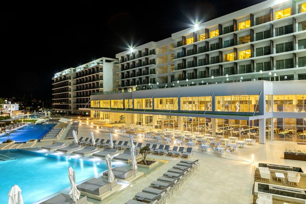 Фото Chrysomare Beach Hotel and Resort