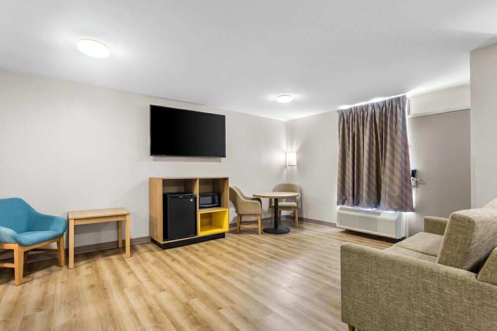 Фото Days Inn by Wyndham Adel I 75