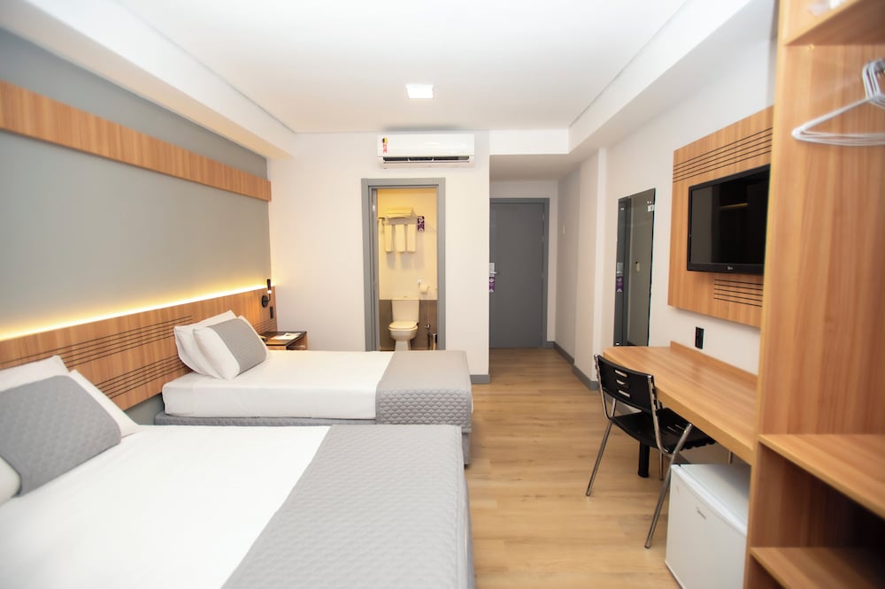 Фото Delcas Hotel