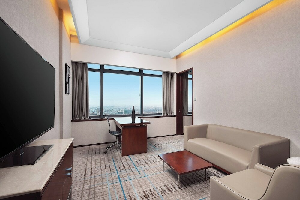 Фото Renaissance Shanghai Zhongshan Park Hotel
