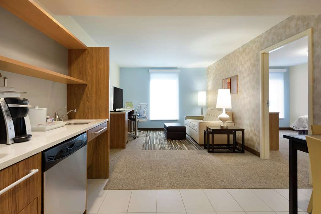 Фото Home2 Suites by Hilton Milwaukee Airport