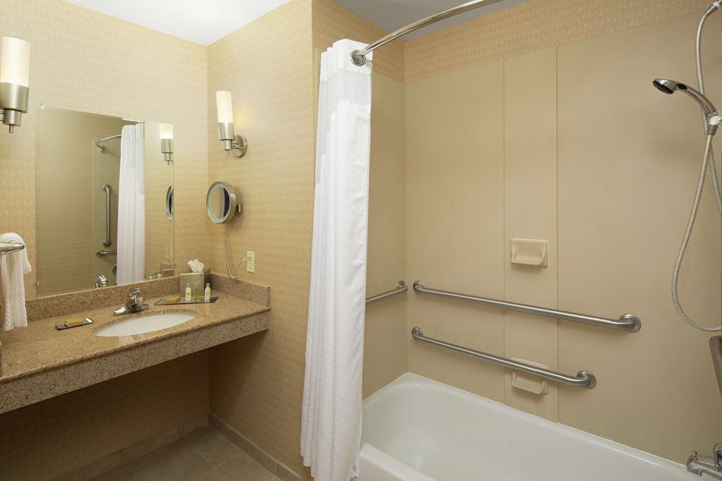 Фото DoubleTree by Hilton Richmond Airport