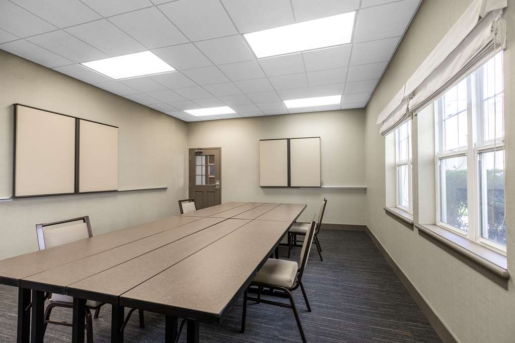 Фото Homewood Suites by Hilton Newark-Fremont