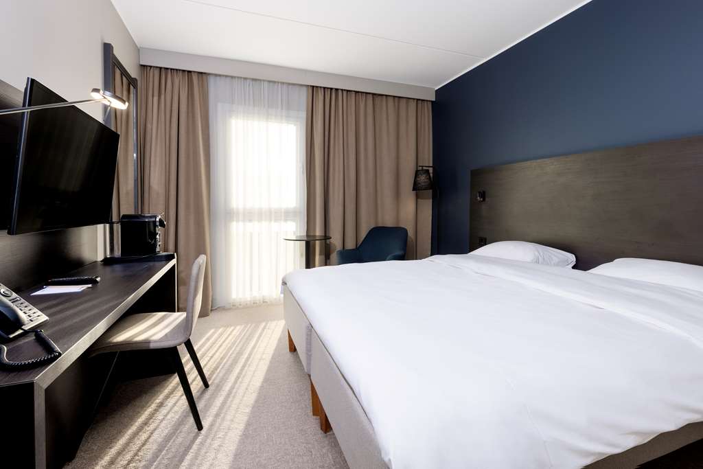 Фото Park Inn by Radisson Oslo Airport Hotel West