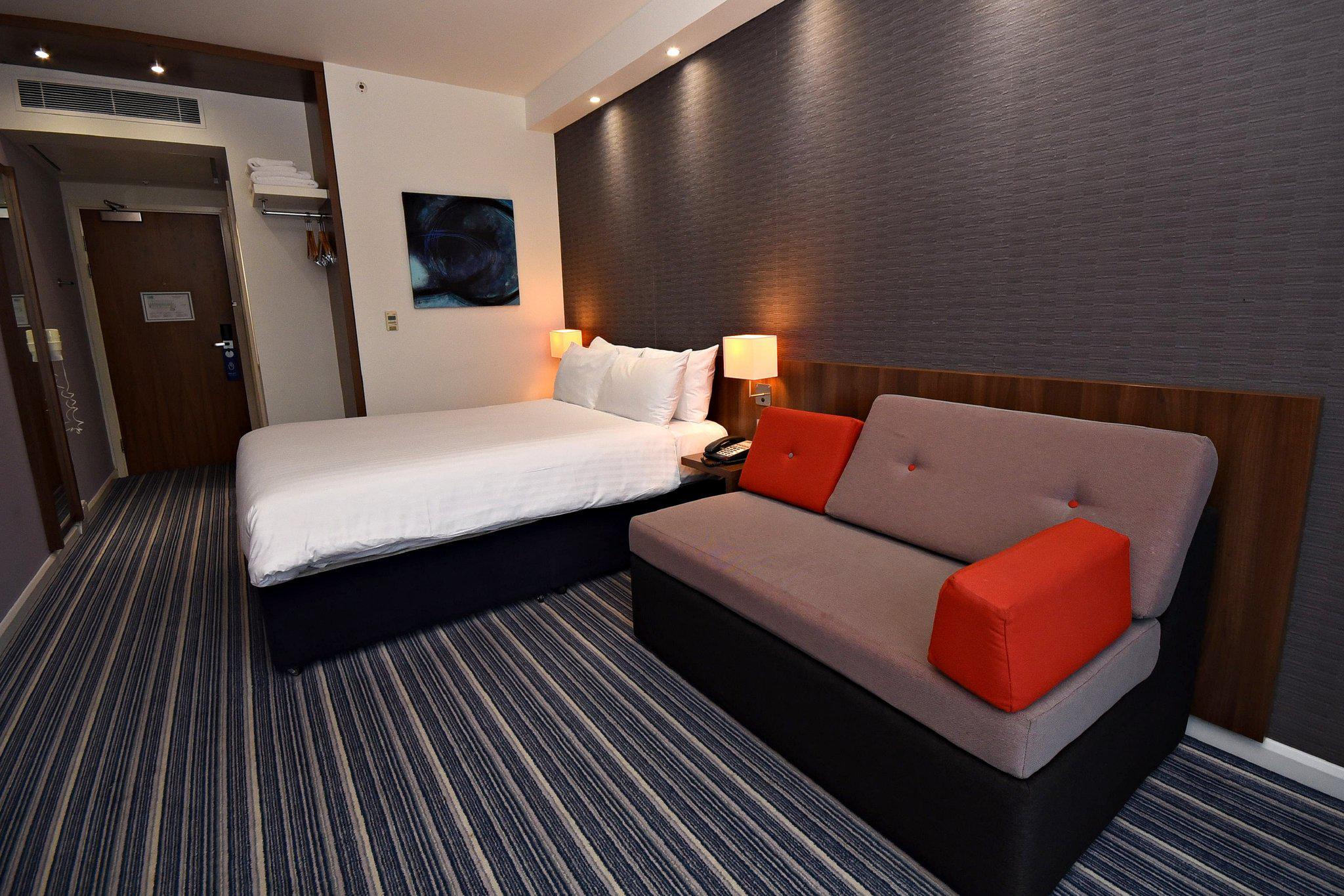 Фото Holiday Inn Express Manchester City Centre - Arena