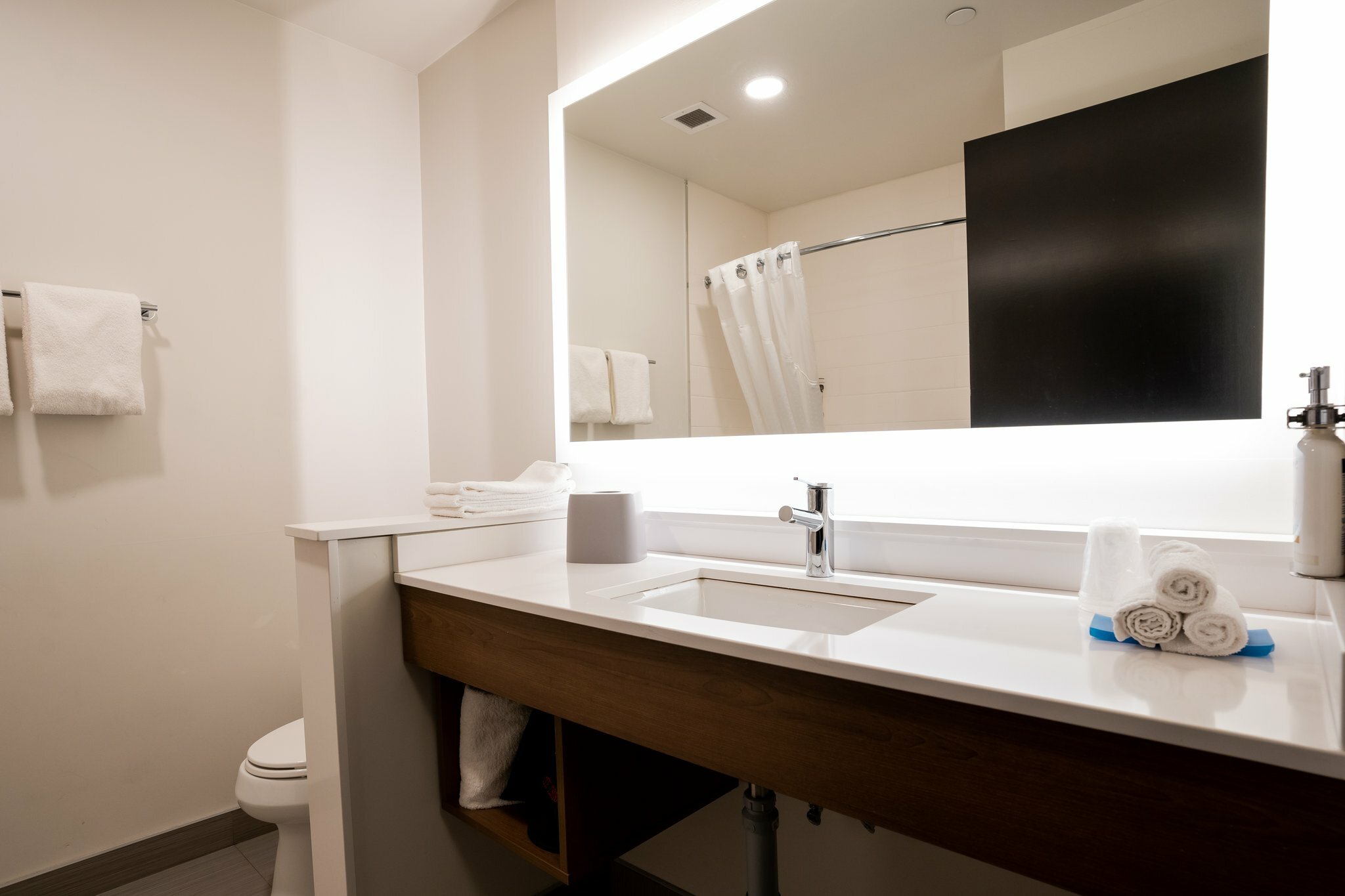 Фото Holiday Inn Express & Suites Edmonton Sw - Windermere, an Ihg Hotel