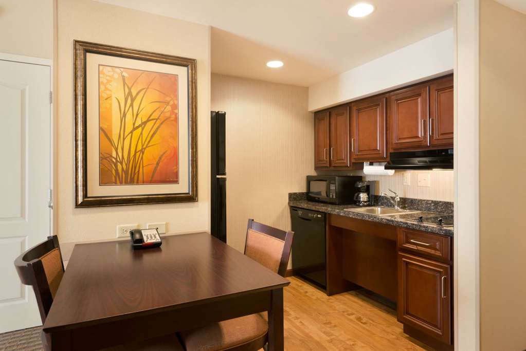 Фото Homewood Suites by Hilton Minneapolis/St. Paul-New Brighton