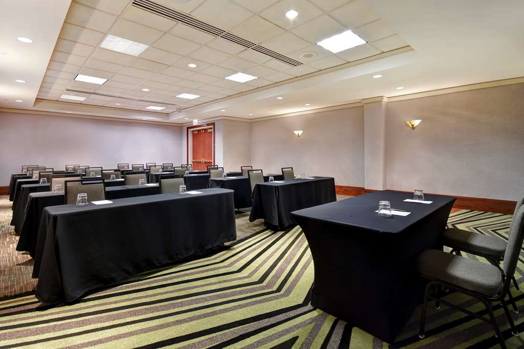 Фото Embassy Suites Little Rock