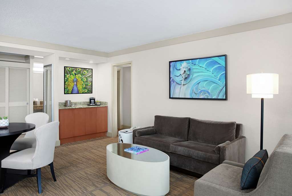 Фото Doubletree by Hilton Hotel Miami Airport & Convention Center