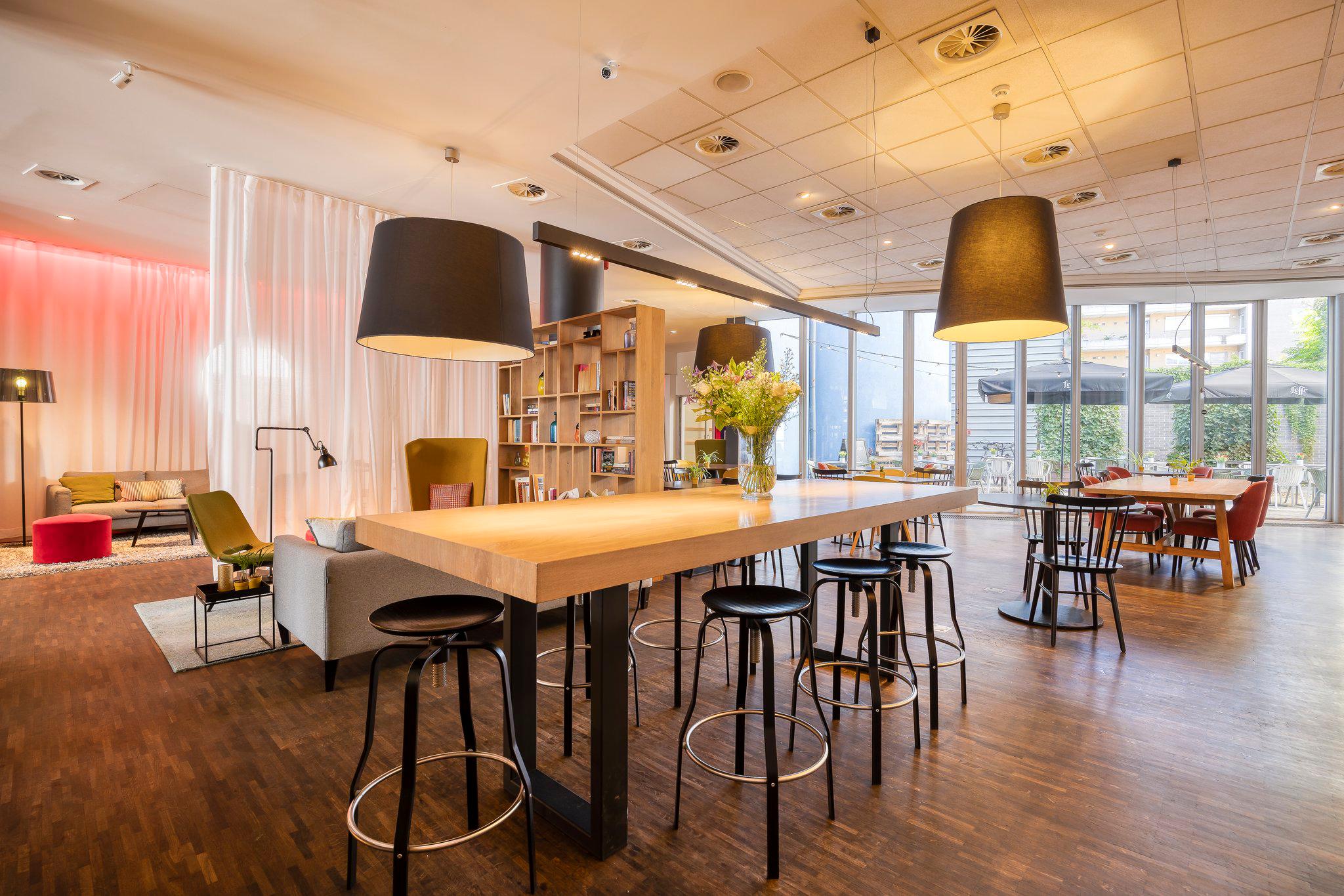 Фото Holiday Inn Express Mechelen City Centre an Ihg Hotel