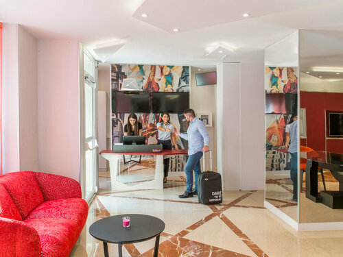 Гостиница Hôtel Mercure Paris Pont de Levallois Neuilly в Курбевуа