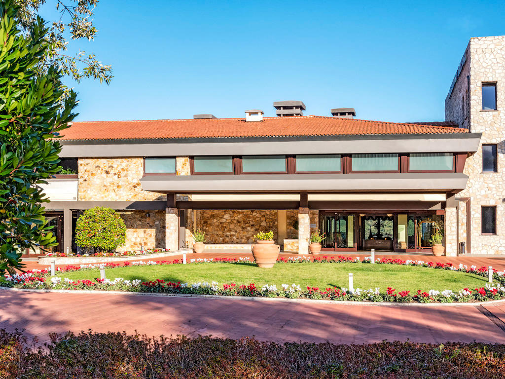 Фото отеля 1