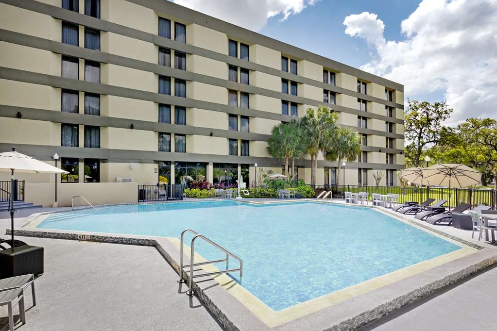 Фото DoubleTree by Hilton Hotel Orlando East - Ucf Area