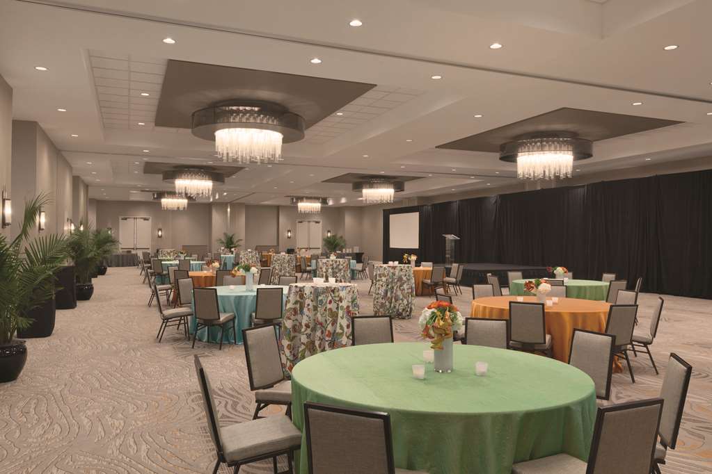 Фото Embassy Suites Oklahoma City Downtown/Medical Center