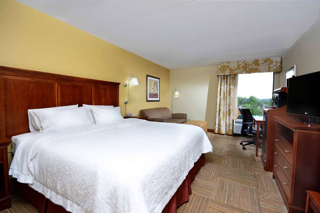 Фото Hampton Inn Raleigh-Capital Blvd. North