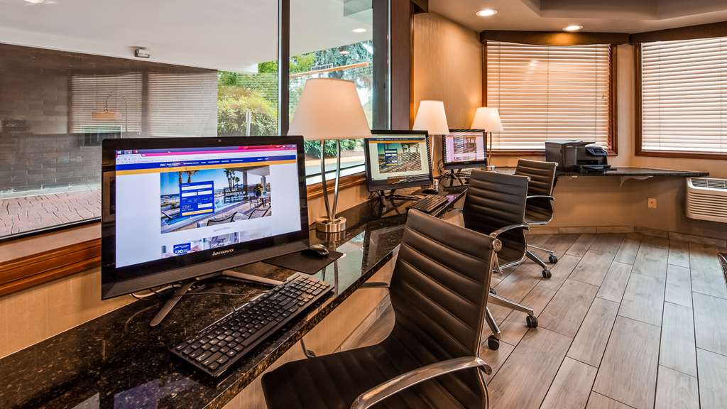 Фото Best Western Plus Rivershore Hotel