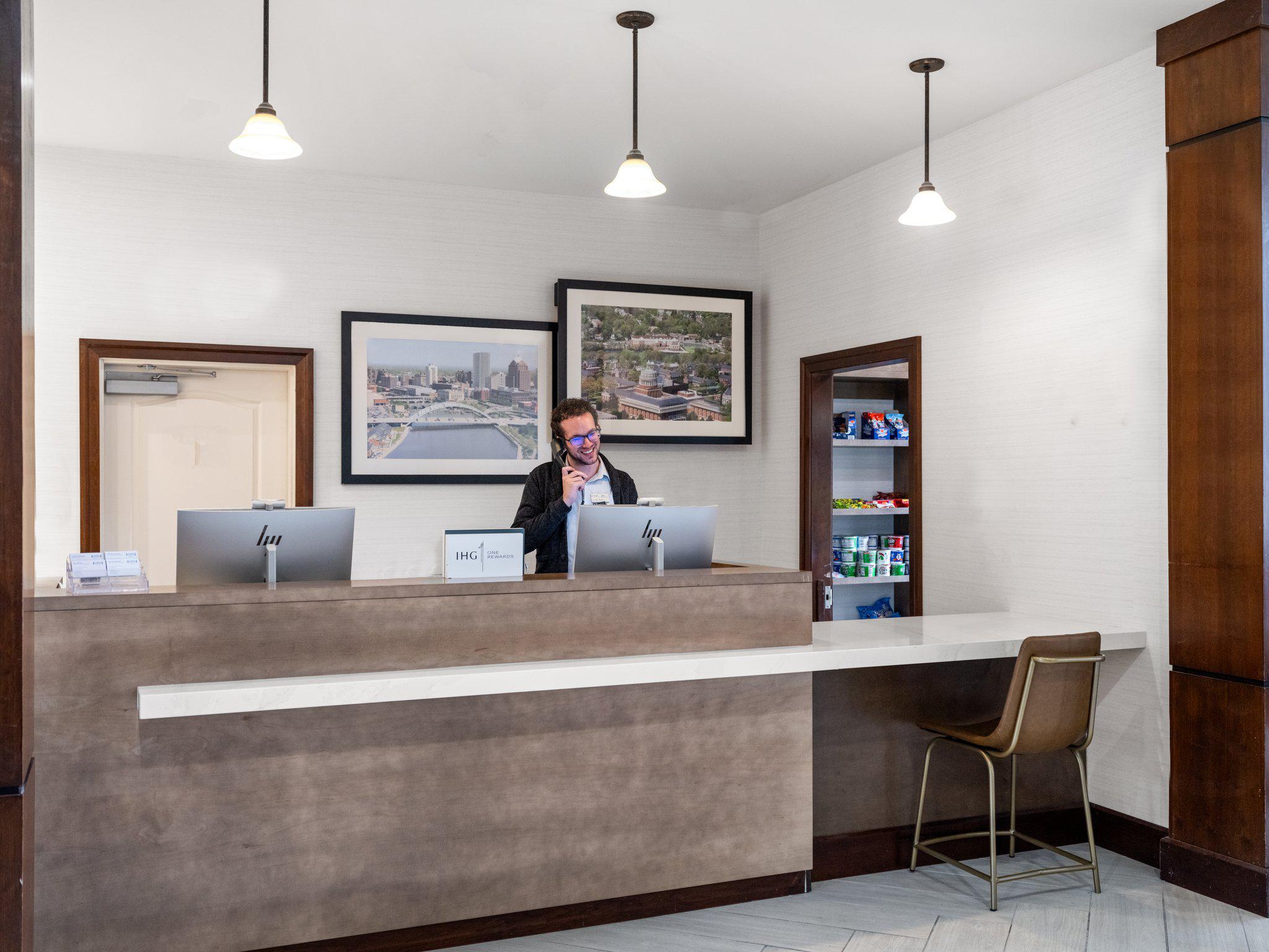 Фото Staybridge Suites Rochester University, an Ihg Hotel