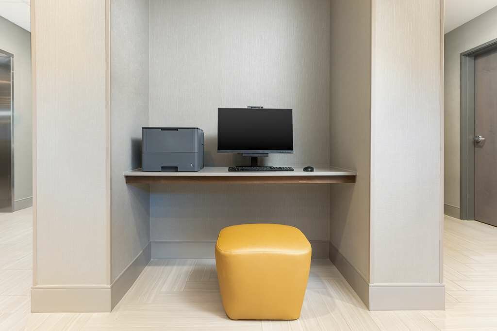 Фото Hampton Inn & Suites Santa Rosa Sonoma Wine Country