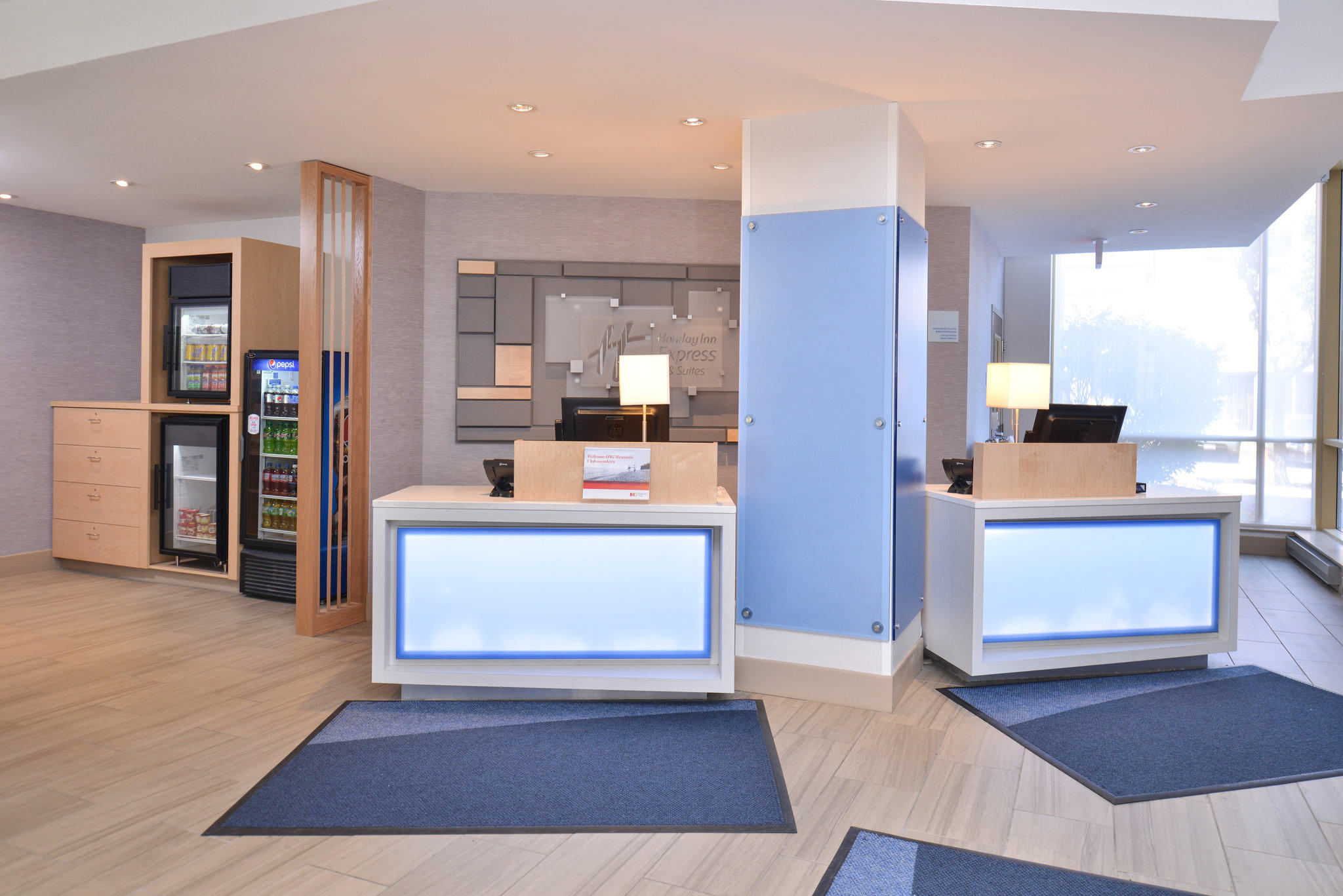 Фото Holiday Inn Express & Suites Buffalo Downtown - Medical Ctr, an Ihg Hotel