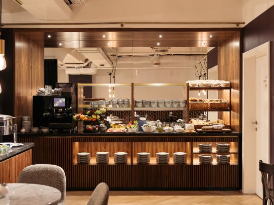 Фото Hotel Schani Salon