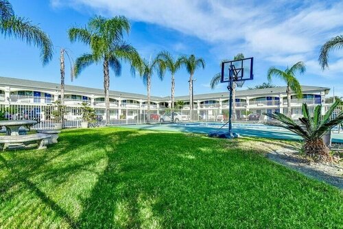 Гостиница Motel 6 Garden Grove в Гарден Грове