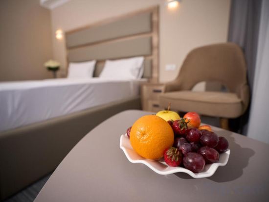 Фото Crown Hotel