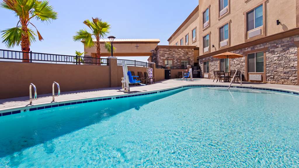 Фото Best Western Plus New Barstow Inn & Suites