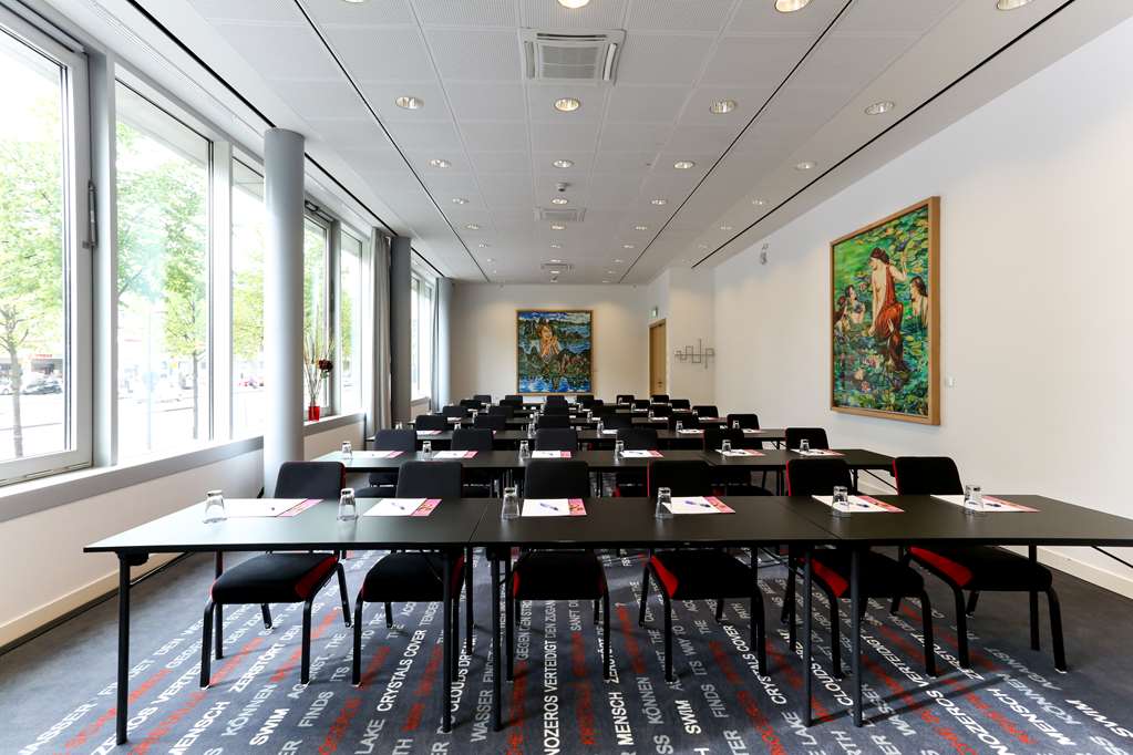 Фото Art'otel Cologne, part of Radisson Hotel Group