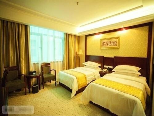 Гостиница Vienna 3 Best Hotel Dongguan Liaobu Shida Road в Дунгуани
