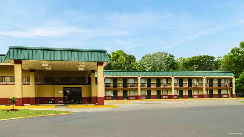 Фото Americana Inn Farmingdale