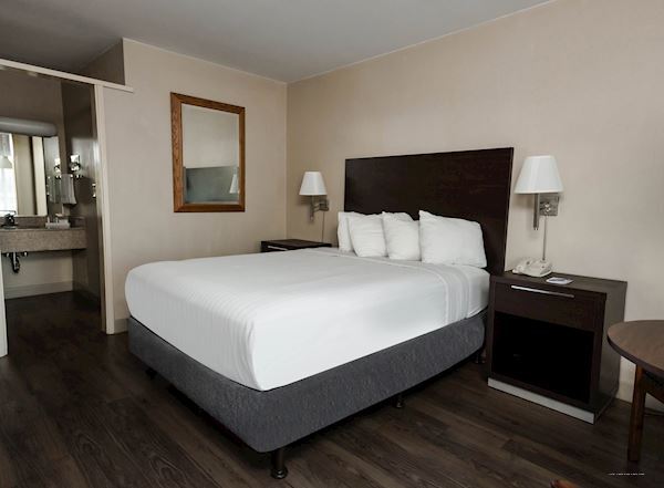 Фото Holiday Inn Express Santa Rosa North, an Ihg Hotel