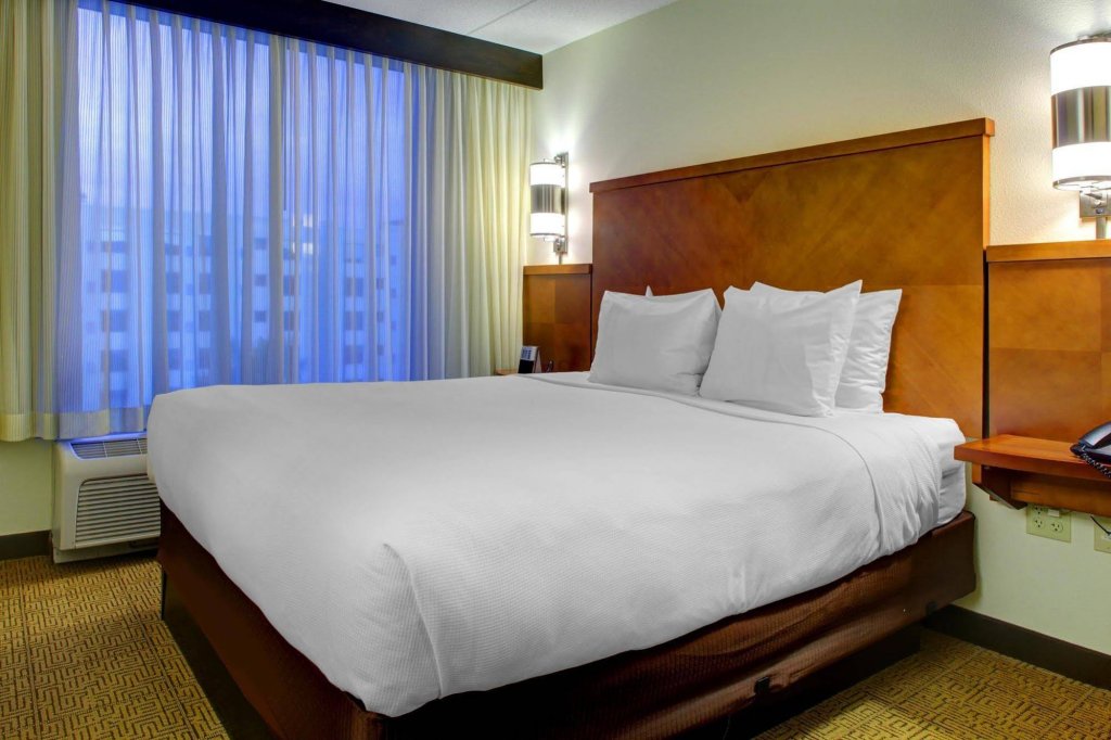 Фото Hyatt Place Ft. Lauderdale Airport & Cruise Port