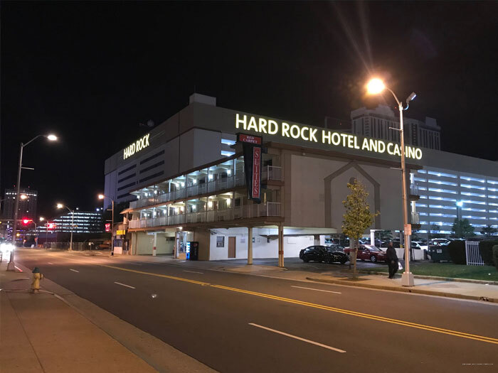 Фото Red Carpet Inn & Suites