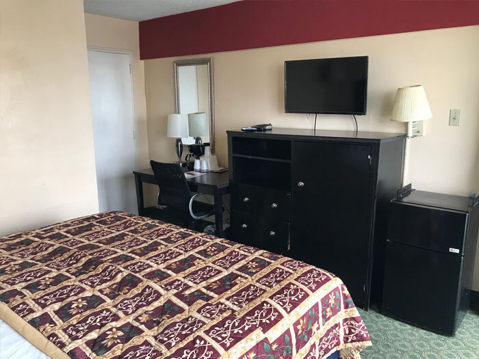 Фото Red Carpet Inn & Suites