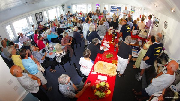 Фото Admiralty Inn & Suites