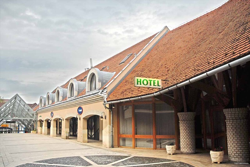 Фото отеля 1