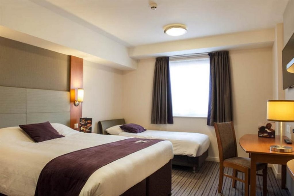 Фото Premier Inn London Bank - Tower