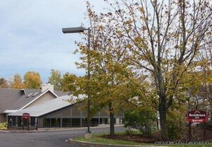 Гостиница Sonesta Es Suites Burlington Vt