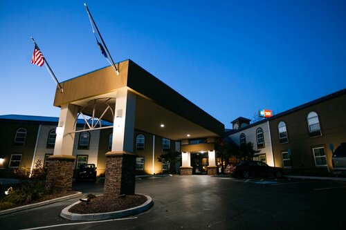 Гостиница SureStay Plus Hotel by Best Western Elizabethtown Hershey