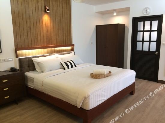 Фото The Corner Lodge