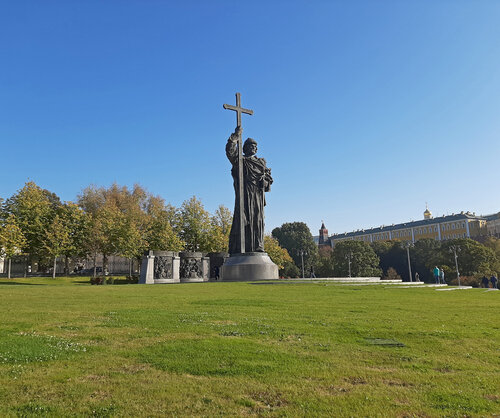 Памятник, мемориал Святой равноапостольный князь Владимир Святославич, креститель Руси, Москва, фото